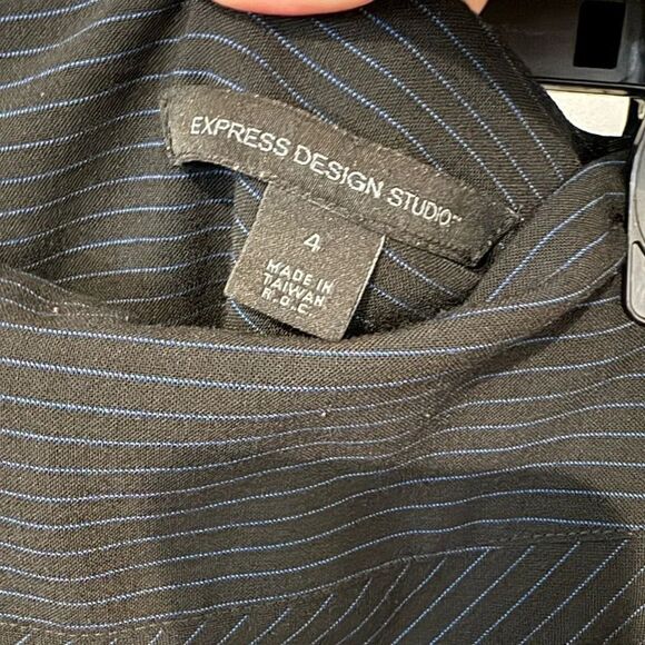 Express black‎ striped skirt - Picture 3 of 3